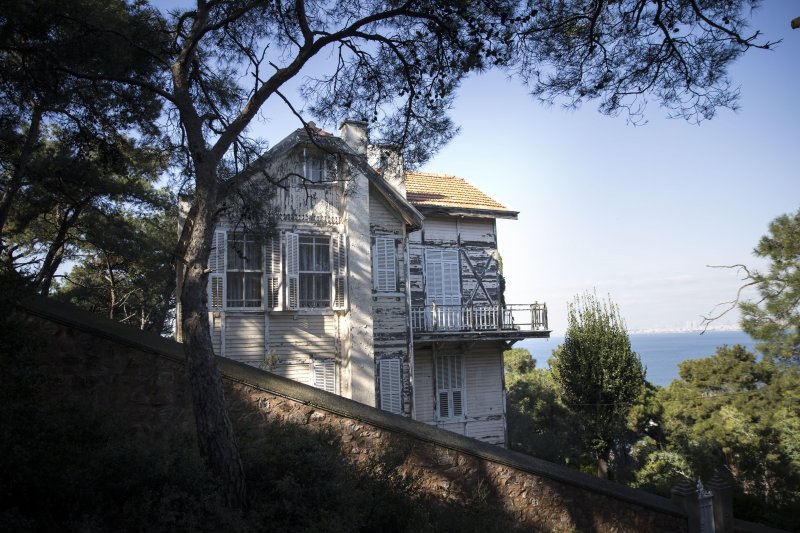 Hüseyin Rahmi Gürpınar'ın Heybeliadadaki evi.