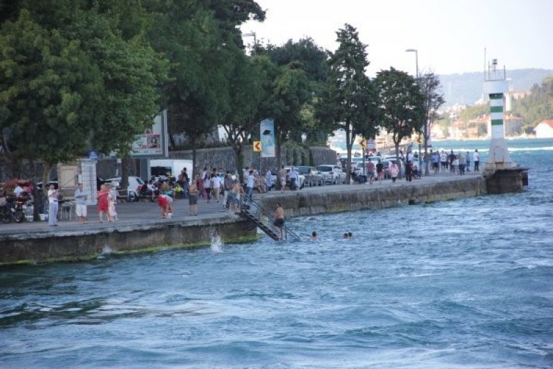 İstanbul, var olduğu günden bu yana sahip olduğu ününü tarihinin yanı sıra bir kıyı kent olmasına ve Boğaz'ına borçludur.