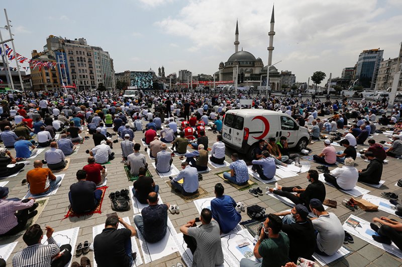 İç tezyinatlarında ve hat sanatı uygulamalarında