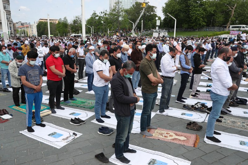 Hızla bir eserin daha yükseldiğini dile getiren Erdoğan,