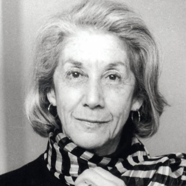 Güney Afrikalı edebiyatçı Nadine Gordimer, 1974'te Man Booker Ödülü'nü ve 1991'de Nobel Edebiyat Ödülü'nü almaya hak kazanan bir diğer kadın yazar oldu.