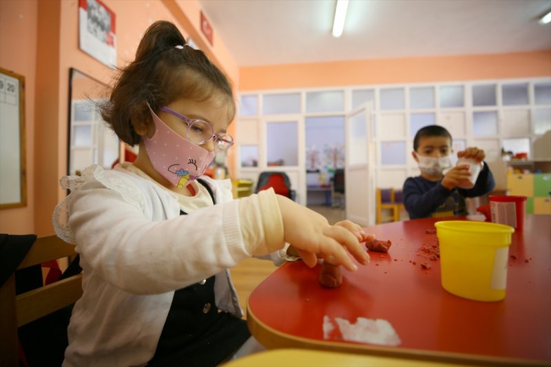 Öğrenciler, heyecanlı ve sevinçli olduklarını belirtti.