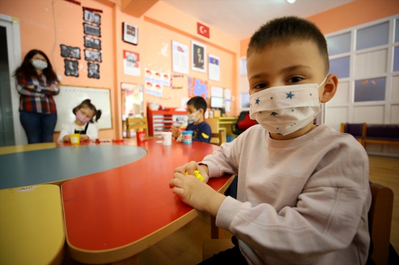 Diğer okul öncesi eğitim kurumları mevcut durumda olduğu gibi tam zamanlı olarak yüz yüze eğitime devam edecektir.