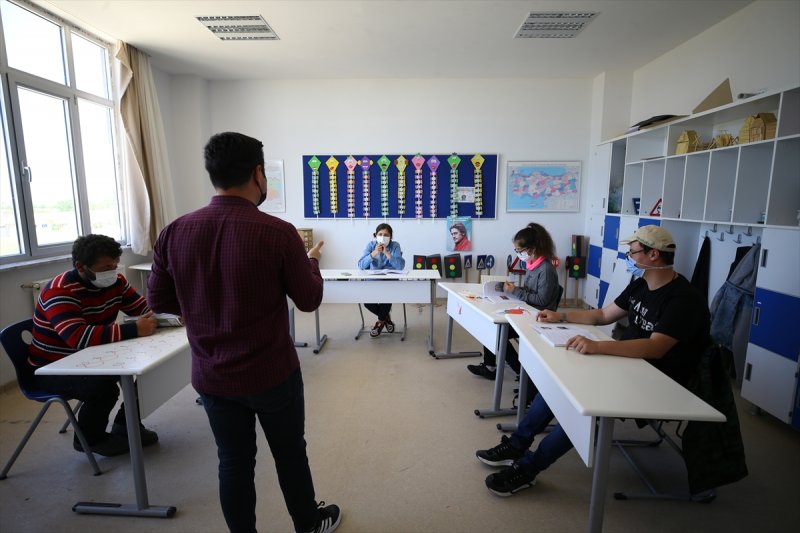 Eğitimler, Eğitim Kurumlarında Hijyen Şartlarının Geliştirilmesi ve Enfeksiyon Önleme Kontrol Kılavuzu'ndaki koşullar doğrultusunda gerçekleştirilecek.