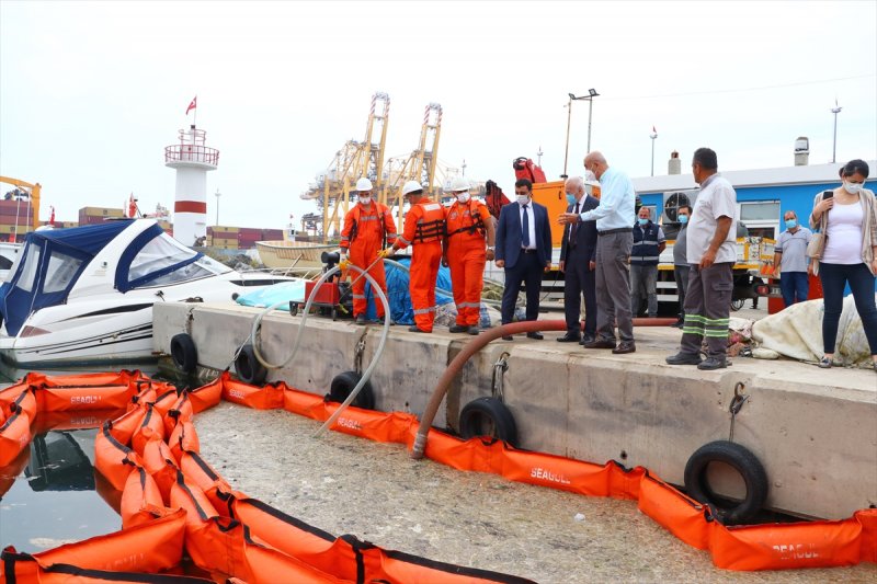 Müsilajın Marmara Denizi'nde yoğun görüldüğünü anımsatan Yıldırım,