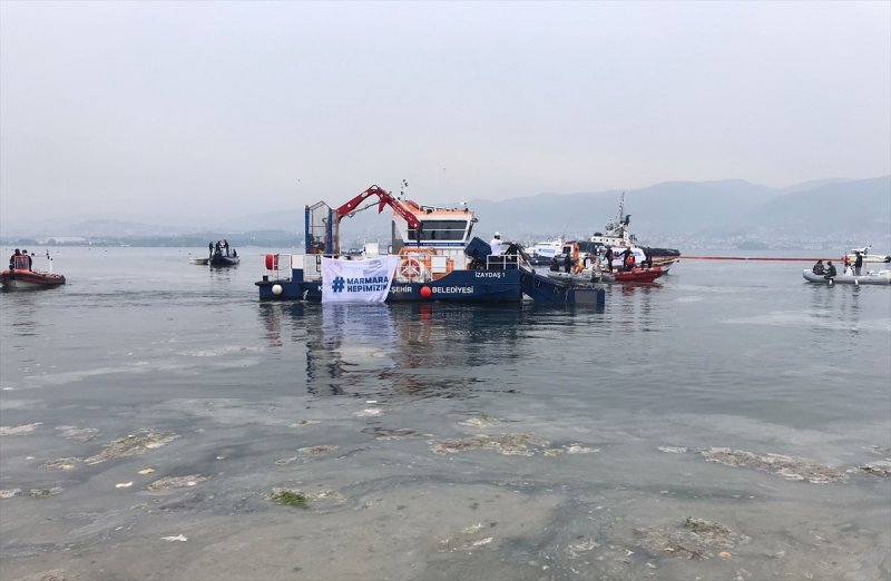 Marmara Denizi'ni saran müsilaj temizleniyor #52