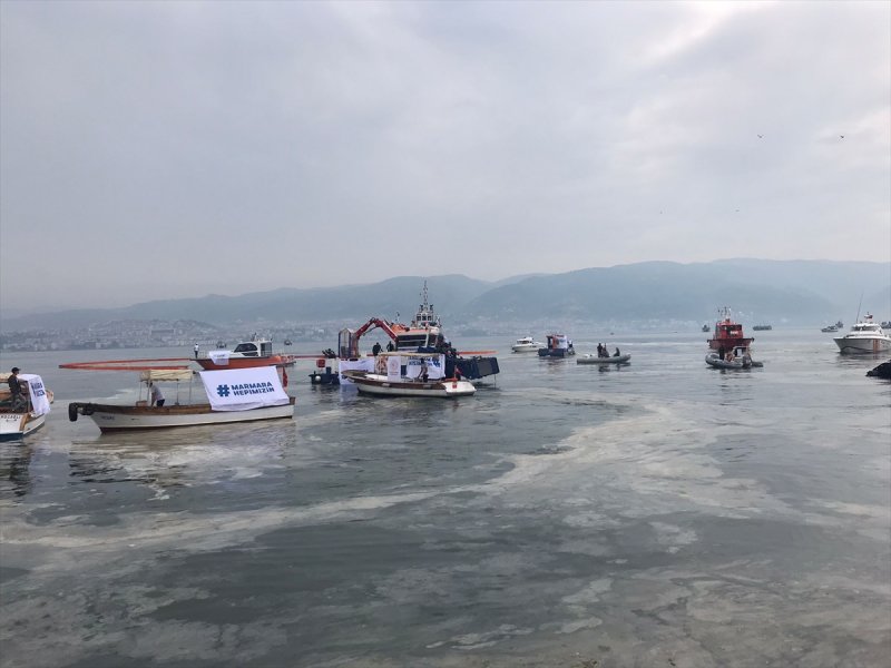 Marmara Denizi'ni saran müsilaj temizleniyor #60