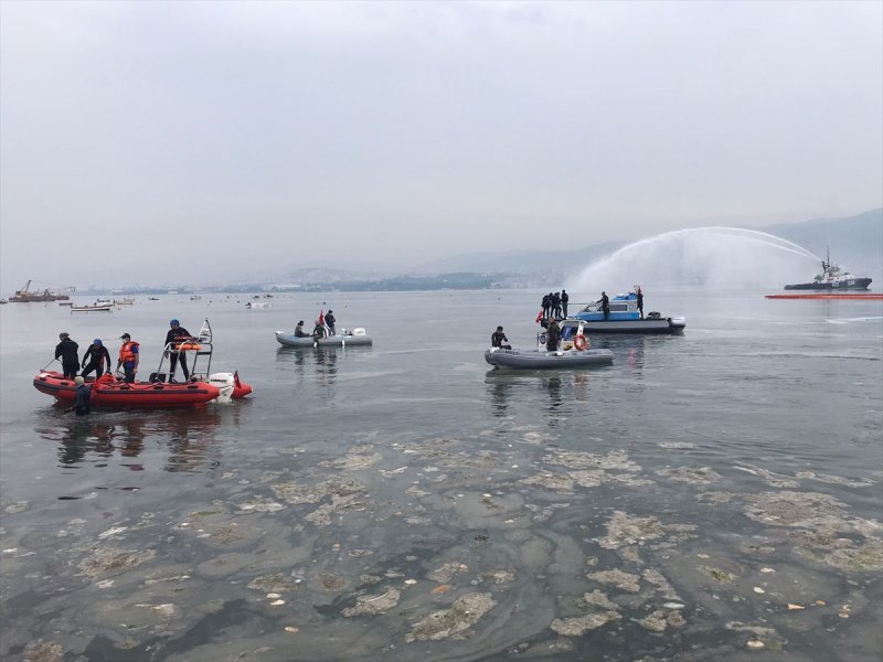 Marmara Denizi'ni saran müsilaj temizleniyor #59
