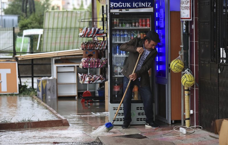 Ankara'da caddeleri sel bastı #19
