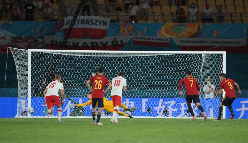 Euro 2020 İspanya - Polonya maçından kareler