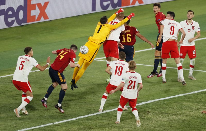Euro 2020 İspanya - Polonya maçından kareler