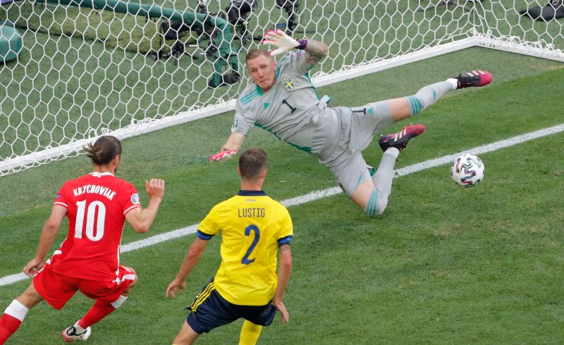 Euro 2020 İsveç - Polonya maçından kareler