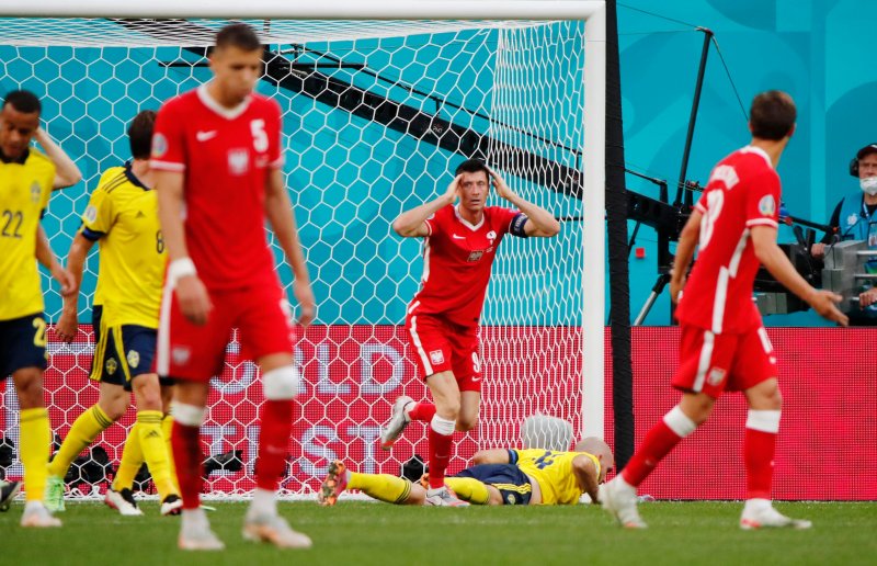Euro 2020 İsveç - Polonya maçından kareler