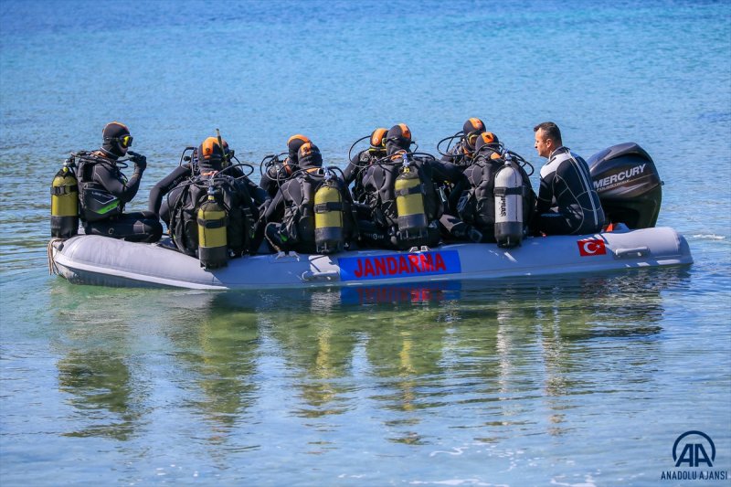 Foça Jandarma Komando Okulunda İhtisas Konular Kurulunda görevli Astsubay Kıdemli Başçavuş Gürcan Ordu, AA muhabirine, kursun önemine ilişkin şu ifadeleri kullandı: