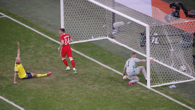 Euro 2020 İsveç - Polonya maçından kareler