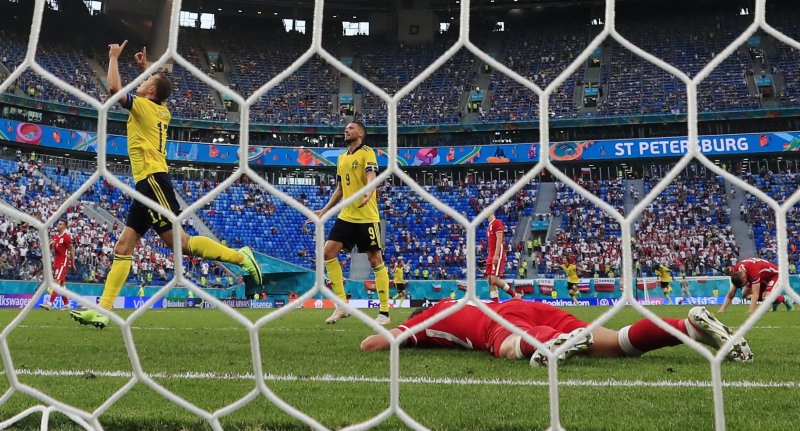 Euro 2020 İsveç - Polonya maçından kareler