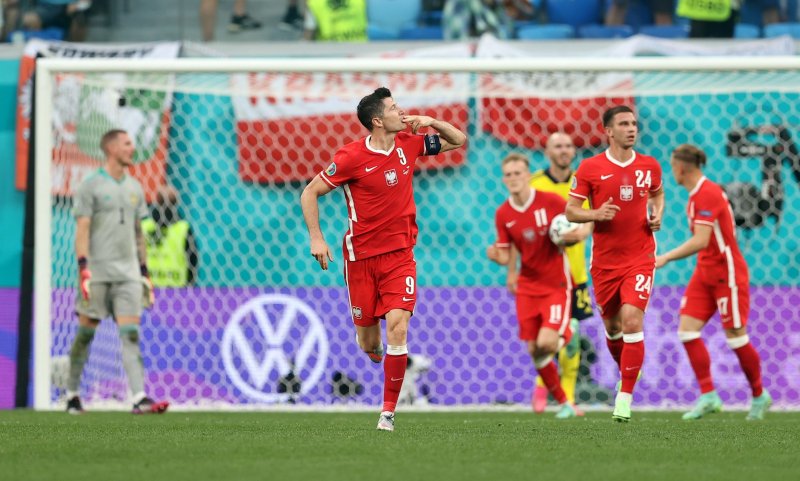 Euro 2020 İsveç - Polonya maçından kareler