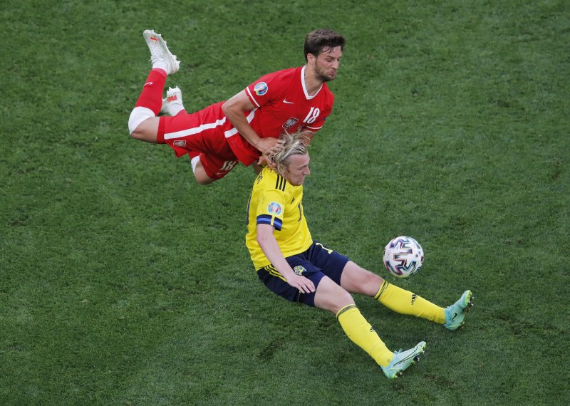 Euro 2020 İsveç - Polonya maçından kareler