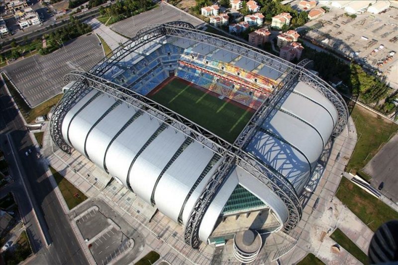KAYSERİSPOR
Kadir Has Stadı
Kapasite: 32 bin 684
%50 Oranı: 16 bin 342