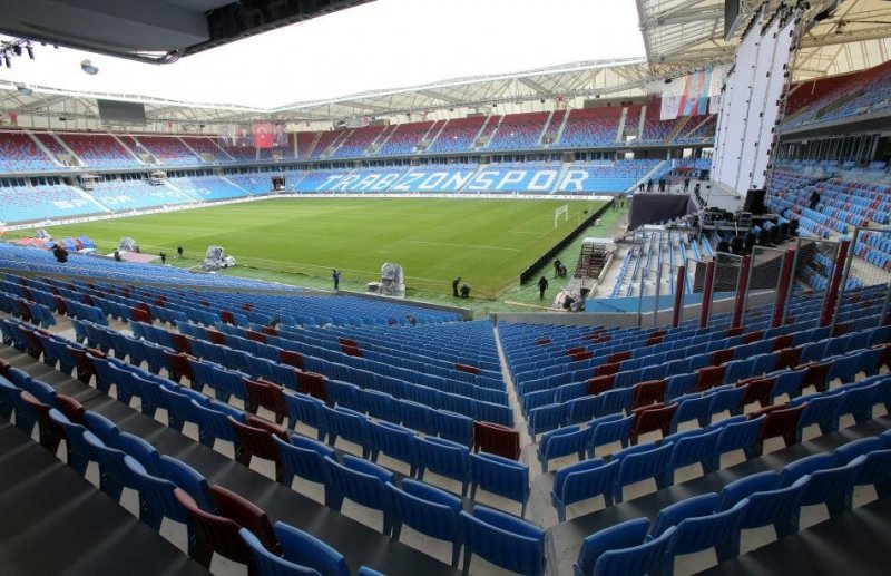 TRABZONSPOR
Medical Park Stadı
Kapasite: 40 bin 782
%50 Oranı: 20 bin 391