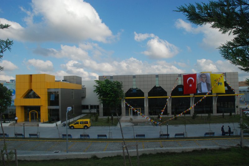 Vatandaşların daha kaliteli ortamlarda hizmet alması temin edildi.