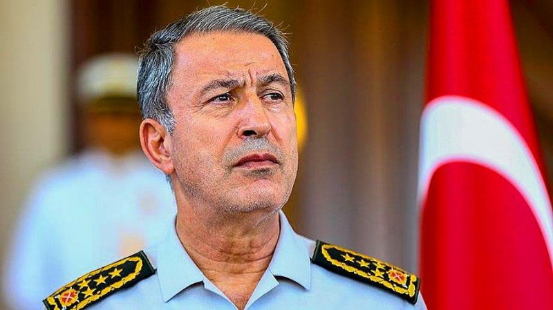 Halk, polis ve darbe karşıtı askerlerin mücadelesi sonucu darbecilerin mukavemetlerinin kırılmasının ardından Akıncı Üssü'nde tutulan Genelkurmay Başkanı Orgeneral Akar, saat 08.26'da helikoptere binerek, Çankaya Köşkü'ne hareket etti. Özel harekat polisleri sabah saatlerinde Jandarma Genel Komutanlığını ele geçirdi.