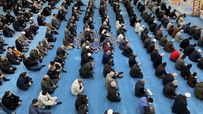 Dünyada iki yıl sonra mesafesiz Bayram namazı coşkusu #35