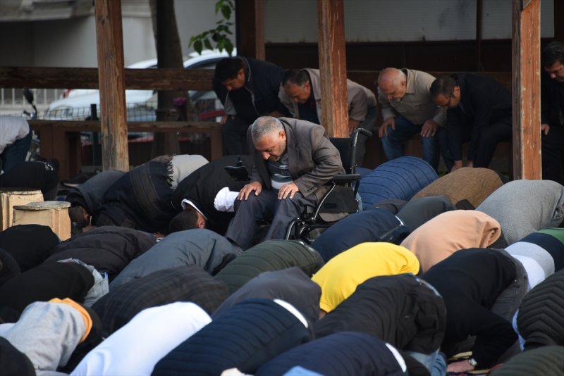 Dünyada iki yıl sonra mesafesiz Bayram namazı coşkusu #31