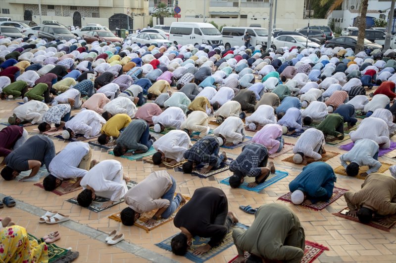Dünyada iki yıl sonra mesafesiz Bayram namazı coşkusu #14