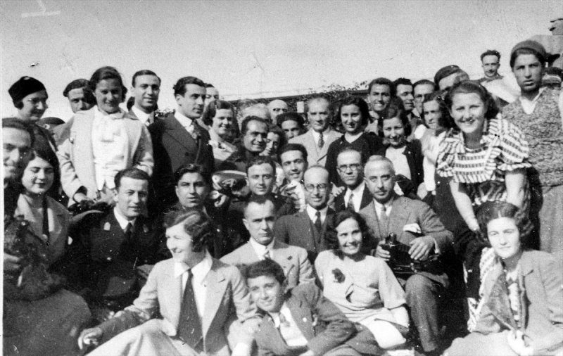 Atatürk, 1935 yılında Orman Çiftliği'nde gençlerle bir araya gelmişti.