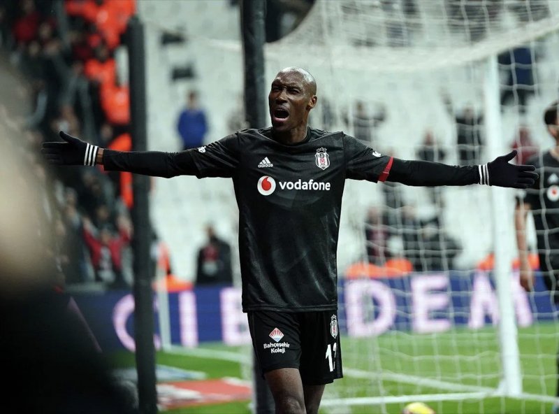 Atiba Hutchinson - Beşiktaş