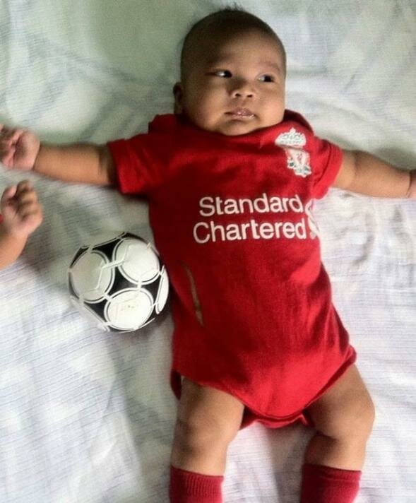 Liverpool Arnold'u kendi altyapısından çıkardı. Arnold da aileden gelen bir Liverpool taraftarı.