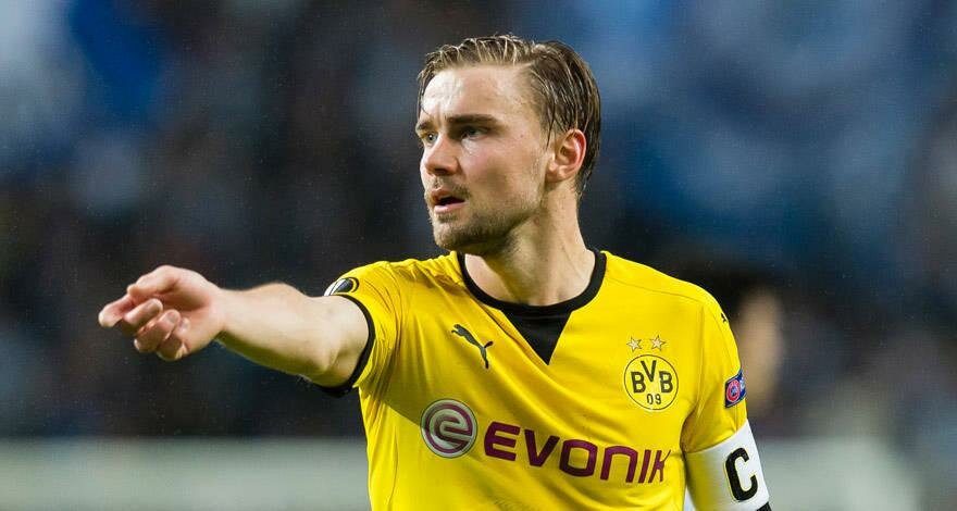 Marcel Schmelzer (Borussia Dortmund)
12 yıl 9 ay 25 gündür takımda.