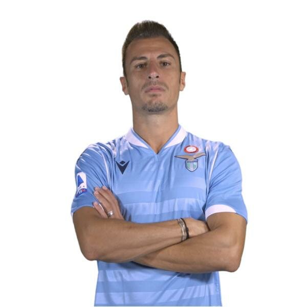 Radu (Lazio)
11 yıl 9 ay 25 gündür takımda.