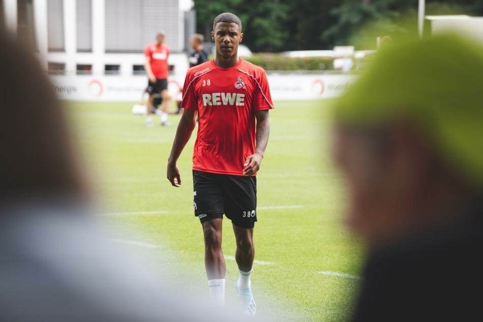 ISMAIL JAKOBS: Köln'ün futbolcusu/Hastalığı devam ediyor