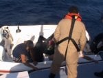 Batan bottaki göçmenleri sahil güvenlik kurtardı