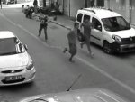 Zeytinburnu'da 1 kişinin öldüğü bıçaklı kavga kamerada
