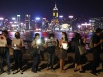 Hong Kong da Çin yönetimine karşı insan zinciri