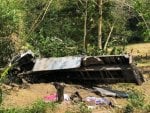 Filipinler de kamyon uçurumdan yuvarlandı 20 ölü