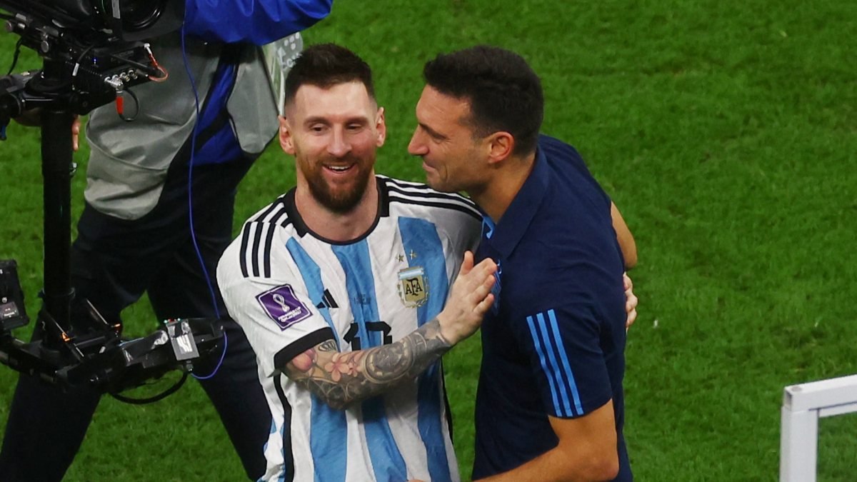 Scaloni Messi D Nya Kupas Nda Oynayabilir