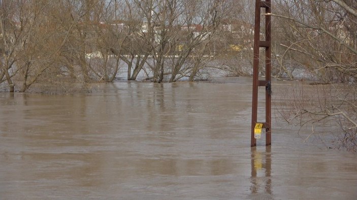 Debisi Kat Artan Ergene Nehri Evresinde Turuncu Alarm Verildi