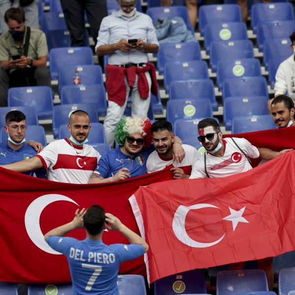 Euro 2020 Türkiye - İtalya maçından kareler