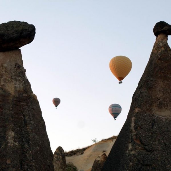 Kapadokya’da balonlar görsel şölen oluşturdu 