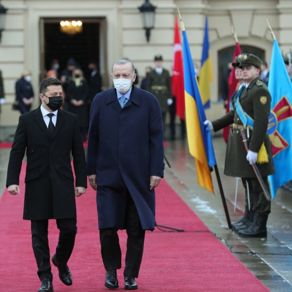 Cumhurbaşkanı Erdoğan Ukrayna'da törenle karşılandı
