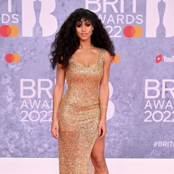 Brit Ödülleri'nde ünlülerin kırmızı halı pozları
