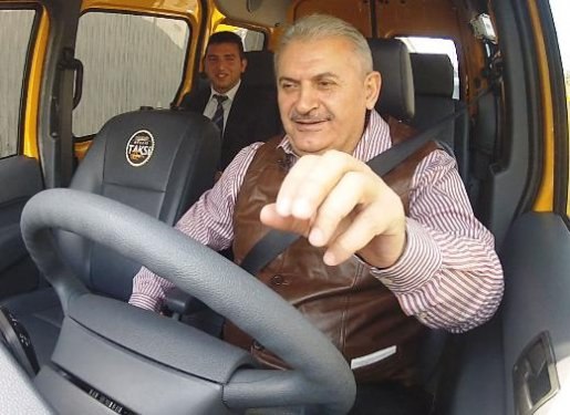 Binali Yıldırım taksi şoförü oldu