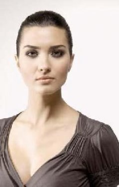 Tuba Büyüküstün Ortadoğu’daki ilgiye alıştı