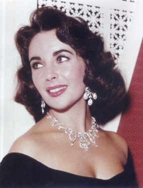 Elizabeth Taylor'un 79 yıla sığan hayatı