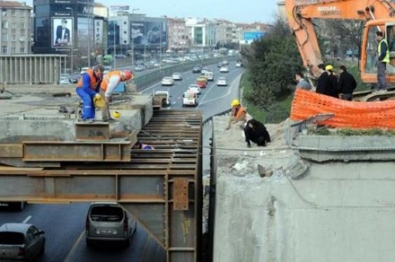 Talatpaşa köprüsü taşınarak yıkılıyor