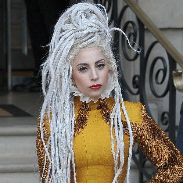 Lady Gaga hamama gitmek istiyor